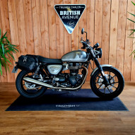TRIUMPH STREET TWIN  900