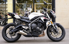 TRIUMPH STREET TRIPLE 660 S A2