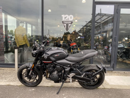 TRIUMPH TRIDENT 660