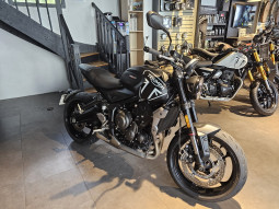 TRIUMPH TRIDENT 660