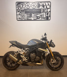 TRIUMPH SPEED TRIPLE 1200 RS