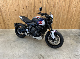 TRIUMPH TRIDENT 660 Tribute