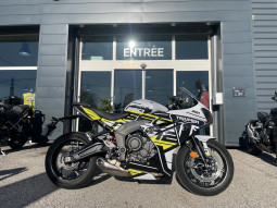 TRIUMPH 	DAYTONA 660