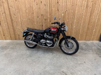 TRIUMPH Bonneville T100