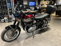 TRIUMPH BONNEVILLE T120 - 1ERE MAIN