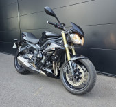 TRIUMPH STREET TRIPLE 675