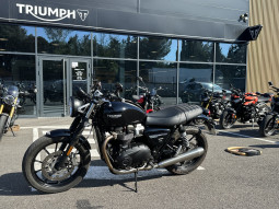 TRIUMPH STREET TWIN  900 A2