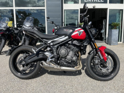 TRIUMPH TRIDENT 660