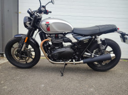 TRIUMPH SPEED TWIN 900
