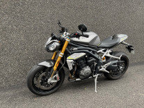 TRIUMPH SPEED TRIPLE 1200 RS