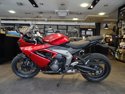 TRIUMPH 	DAYTONA 660