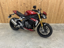 TRIUMPH SPEED TRIPLE 1200 RS