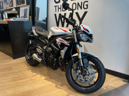 TRIUMPH STREET TRIPLE 660 S A2 - BRIDEE A2 - 20 700 KMS - FEVRIER 2021