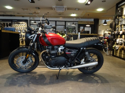 TRIUMPH SPEED TWIN 900