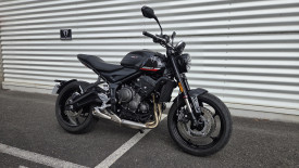 TRIUMPH TRIDENT 660