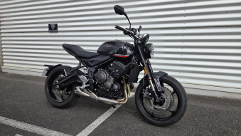 TRIUMPH TRIDENT 660