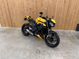 TRIUMPH STREET TRIPLE 765 RS