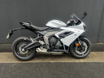TRIUMPH DAYTONA 660 A2