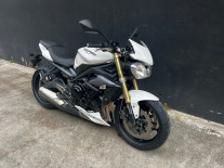 TRIUMPH STREET TRIPLE 675
