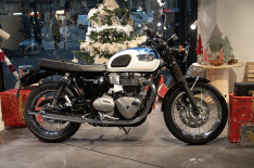 TRIUMPH Bonneville T100