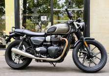 TRIUMPH STREET TWIN  900