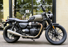 TRIUMPH STREET TWIN  900