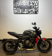 TRIUMPH TRIDENT 660