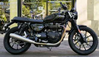 TRIUMPH STREET TWIN  900