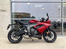 TRIUMPH 	DAYTONA 660