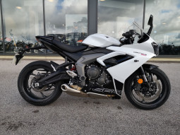 TRIUMPH DAYTONA 660