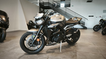 TRIUMPH STREET TRIPLE 765 R