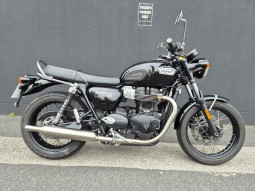 TRIUMPH BONNEVILLE T100 900