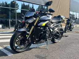 TRIUMPH STREET TRIPLE 765 RS